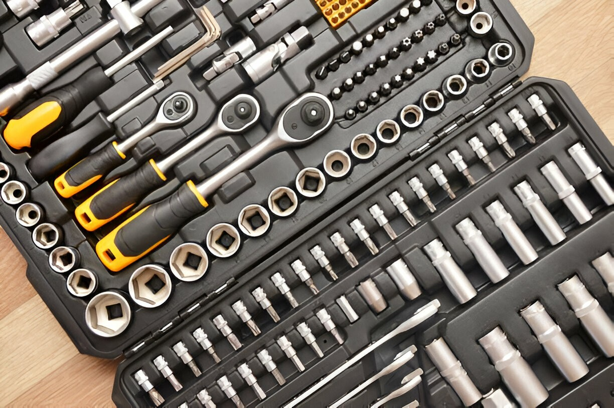 Automotive Tool Storage Solutions: From Cabinets to Toolboxes