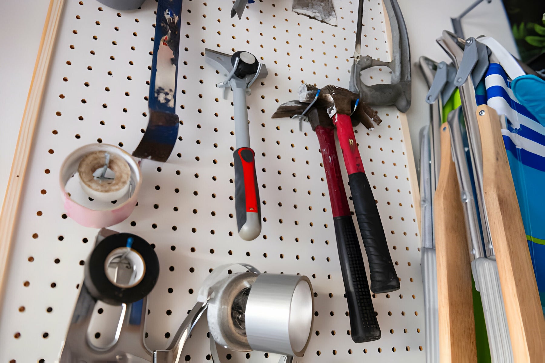 DIY Pegboard Projects for Efficient Tool Display